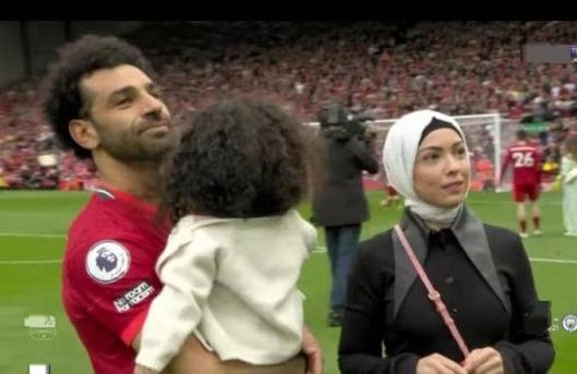 "سنوات مرت كالريح".. شقيقة النجم "محمد صلاح" توجه له رسالة مؤثرة