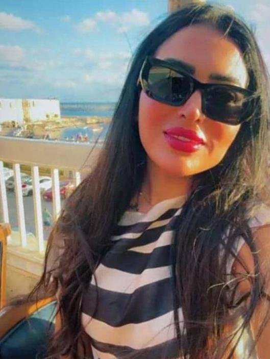 طليقة أحمد مكى "مي": محبتش غيره، وأول ما لمست الكعبة بحياتي دعيت له.