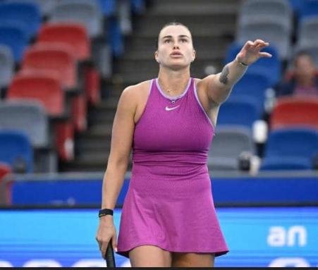 اطاحت بغوف..  سابالينكا إلى نصف نهائي بطولة التنس الختامية بالرياض