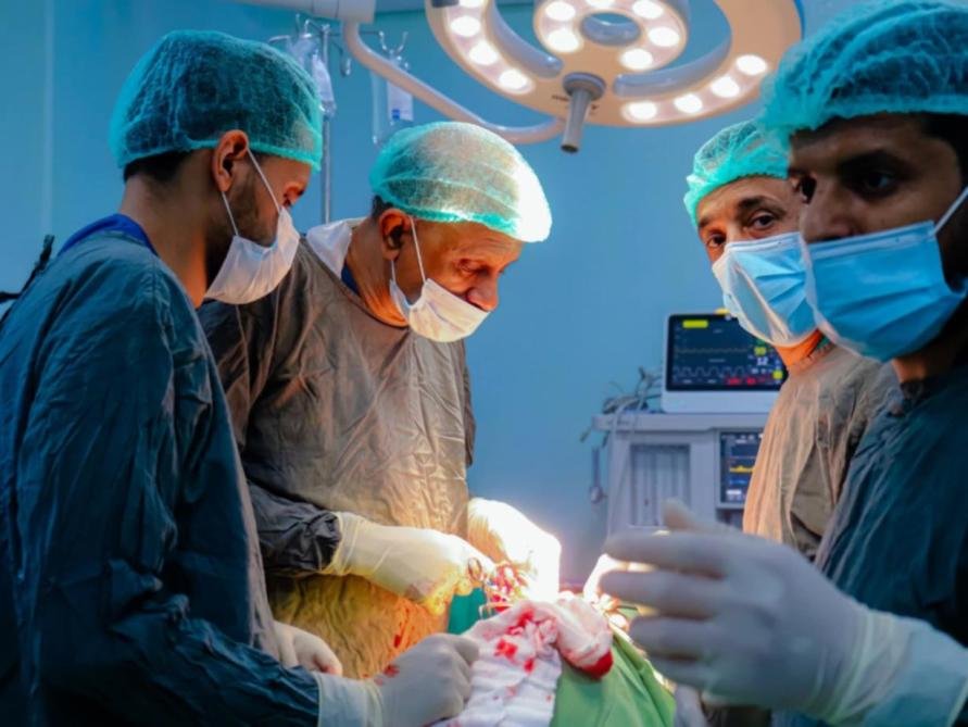 تدشين العمليات في المخيم الطبي المجاني الثالث بمستشفى عدن التعاوني الخيري