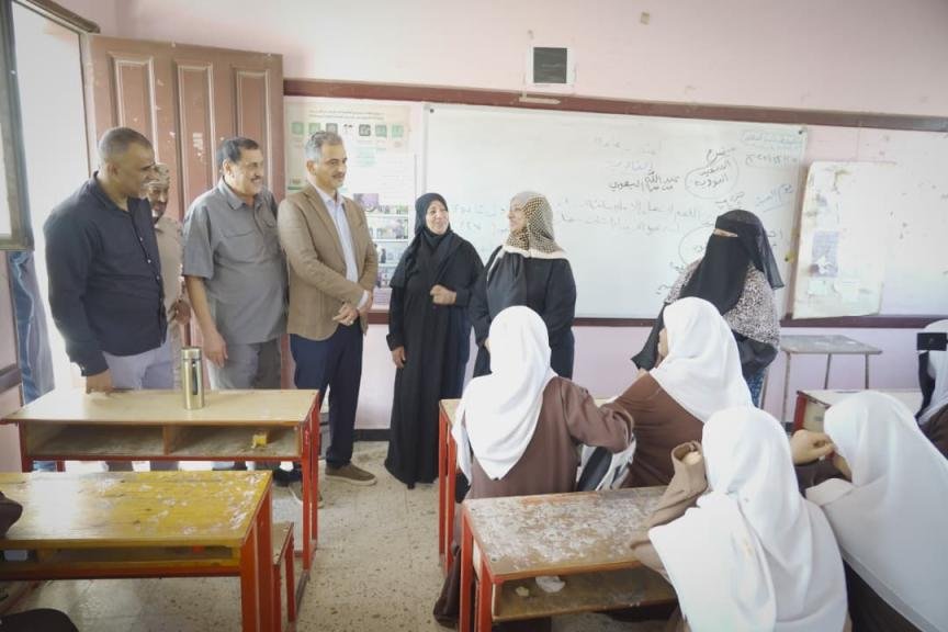 لملس يتفقد سير العملية التعليمية في العاصمة عدن