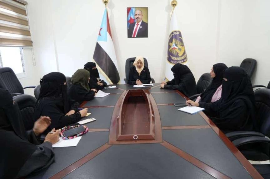 هيئة المرأة والطفل تناقش مستوى الأداء وتعزيز خطط العمل المستقبلي