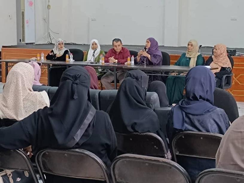 إدارة تنمية المرأة في صندوق النظافة بالعاصمة عدن تُقيم جلسة توعوية لموظفات الصندوق