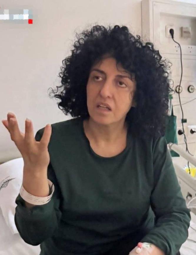 السلطات الإيرانية تفرج عن النوبلية "نرجس محمدي" بكفالة