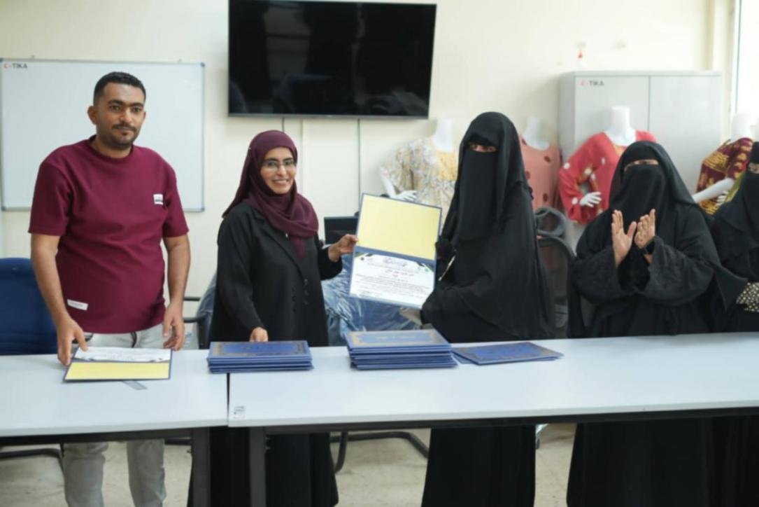 خلال ختام دورة نظمها مركز رؤى ..نساء يصنعن بدائل عملية لمواجهة التلوث البلاستيكي