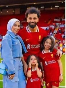 "ماغي" زوجة اللاعب محمد صلاح تتولى إدارة إمبراطوريته الاستثمارية في بريطانيا