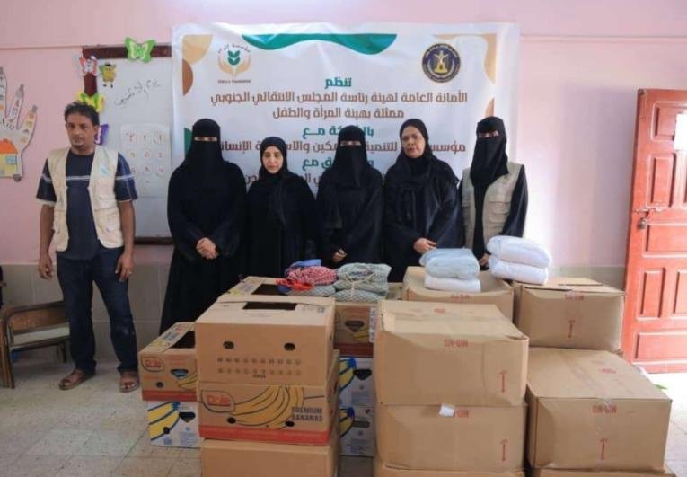 الأمانة العامة توزع حقائب صحية ومدرسية للأطفال في روضة الغد بالمعلا