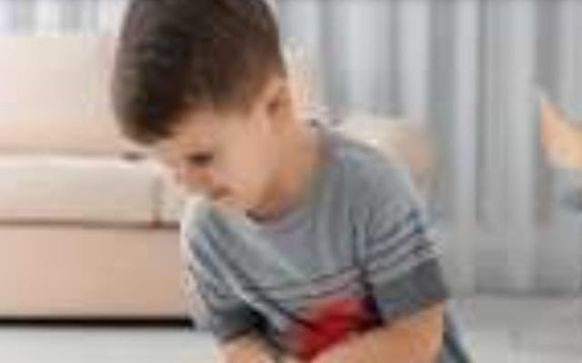 أسباب إسهال الأطفال وماهي المأكولات التي ينصح بها