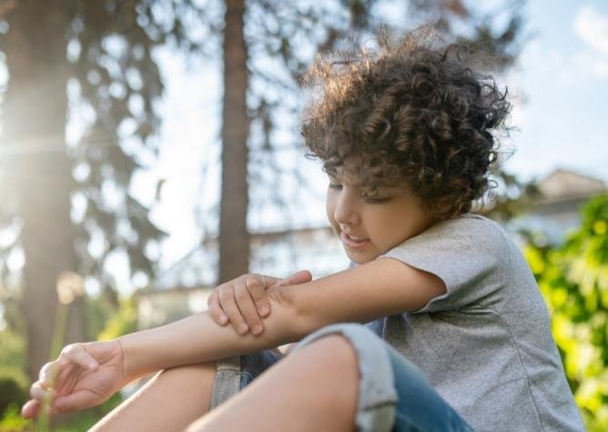 ماسبب ظهور الدمامل لدى طفلك..وطرق الوقاية منها