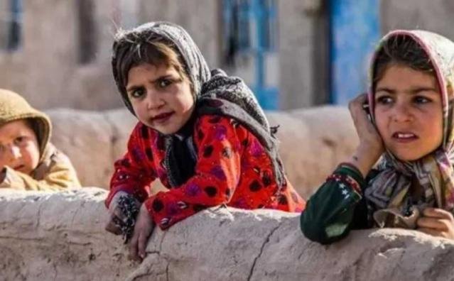 الأمم المتحدة: قطع الاتصالات في أفغانستان عرض حياة النساء للخطر