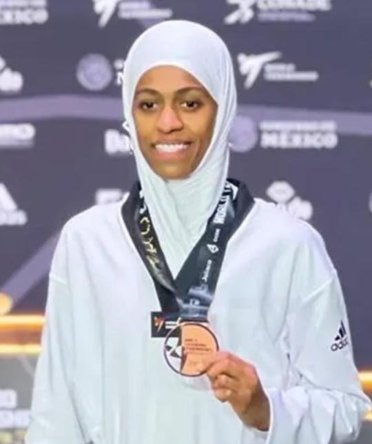 السعودية "دُنيا أبو طالب" تتوج بفضية العالم للتايكوندو في الصين