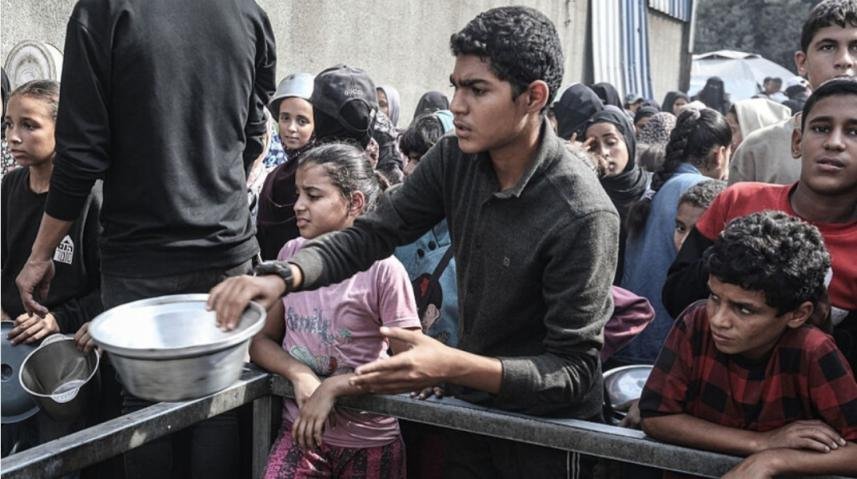 رغم الهدنة.. "يونيسف": مليون طفل في غزة يفتقرون للماء وينامون جياعا