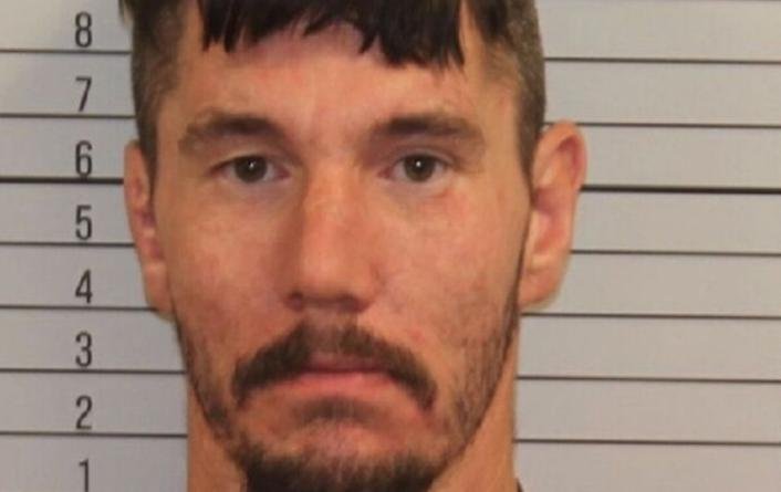 بذريعةأنها "شيطان يسمم العالم".. أمريكي يحرق امرأة حية في سيارتها