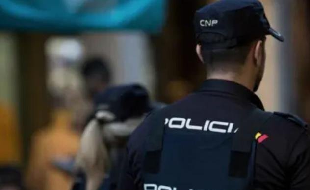 سقوط أم وطفليها التوأم من الطابق العاشر في مدريد