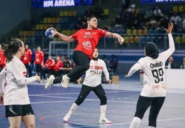 سيدات الأهلي والزمالك.. في مواجهة تجمعهن في دوري كرة اليد العمومي