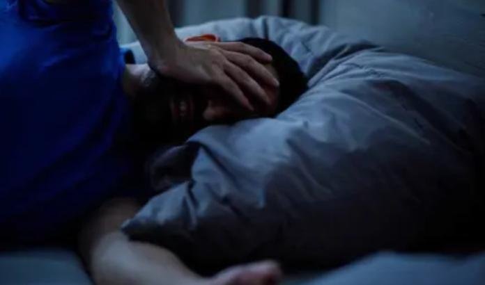 التأخير في النوم بين 9 مساء و3 صباحًا تضر جسم الانسان