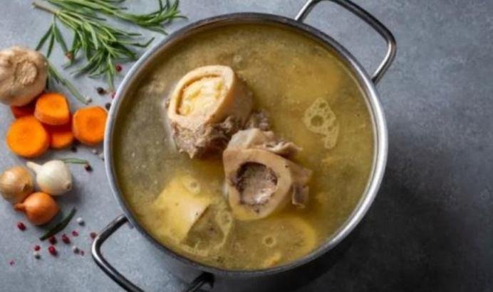 "بناء العضلات"  هل يتفوق مرق العظام أم مسحوق البروتين