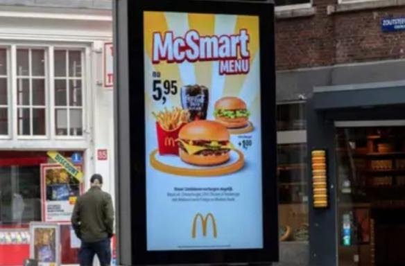 "وداعا للهامبرغر".. أمستردام أول عاصمة تحظر الإعلانات عن اللحوم