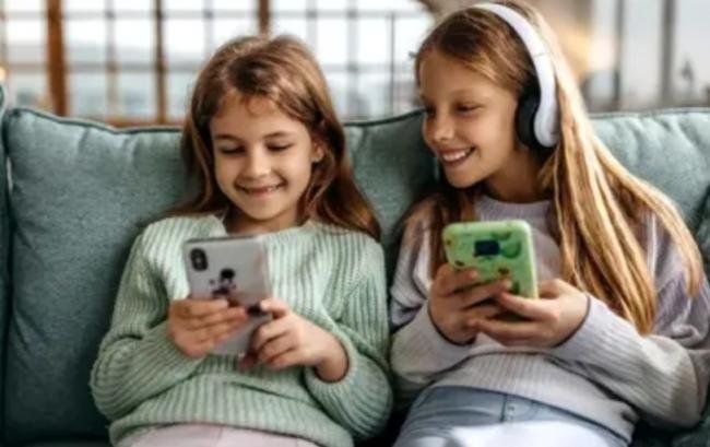 أوروبا تناقش "الحد الأدنى" لاستخدام السوشيال ميديا