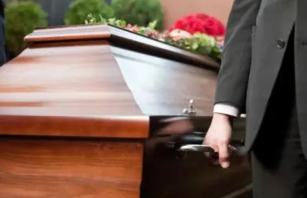 جثث متعفنة ورماد مزيف..  السجن 18 عاماً لأمريكية تلاعبت بمصير جثث متوفين