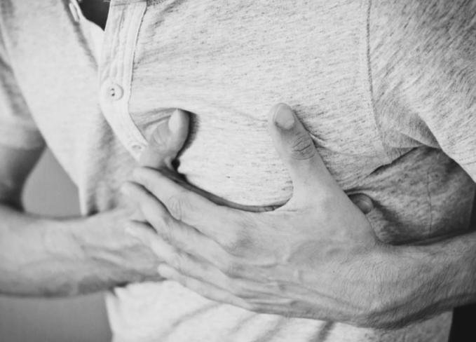 أول 10 دقائق من النوبة القلبية.. خطوات يجب معرفتها لتنقذ  الحياة