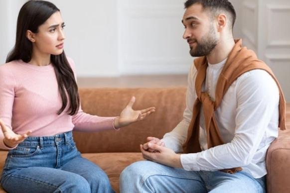 العلاقة المعقدة بين الأزواج.. صراع الواقع والتحديات..!