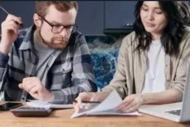 كشف تحديات جديدة.. إغلاق المحال مبكرا يعيد تشكيل الحياة الأسرية المصرية