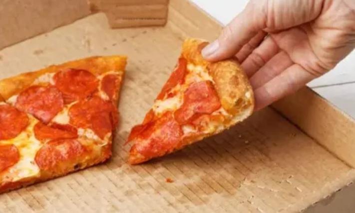 "بقايا الطعام" بين اللذة والمخاطر..!