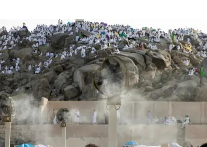 بسبب ذروة الحرارة بعرفات.. السعودية تدعو الحجاج للبقاء في مخيماتهم