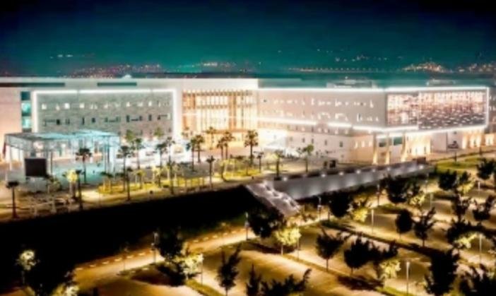 على رصيف المستشفى..حكاية أم طردت لحظة الولادة