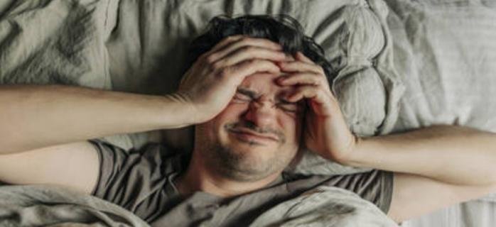 8 ساعات نوم فقط.. سر العمر الطويل