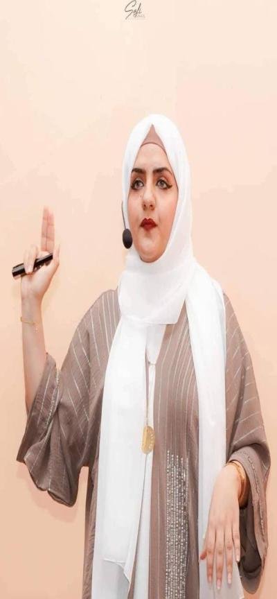 وجه بحل قضيتها وسرعة إنصافها.. الرئيس الزُبيدي يكلف السقاف بمتابعة قضية الدكتورة ليالي عكوش