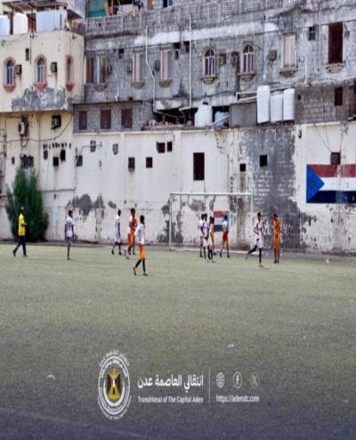 بطولة عدن المدرسية لكرة القدم.. منتخبا المعلا والشيخ عثمان يبلغان نهائي البطولة