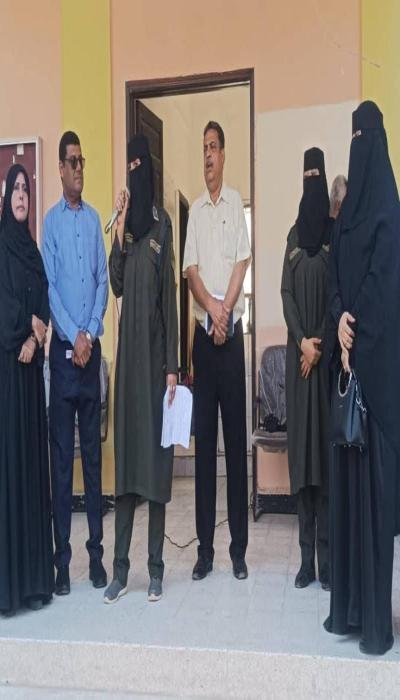 أمن العاصمة عدن يدشّن برنامجا توعويا في ثانوية بلقيس.. حول مخاطر الابتزاز الإلكتروني والمخدرات