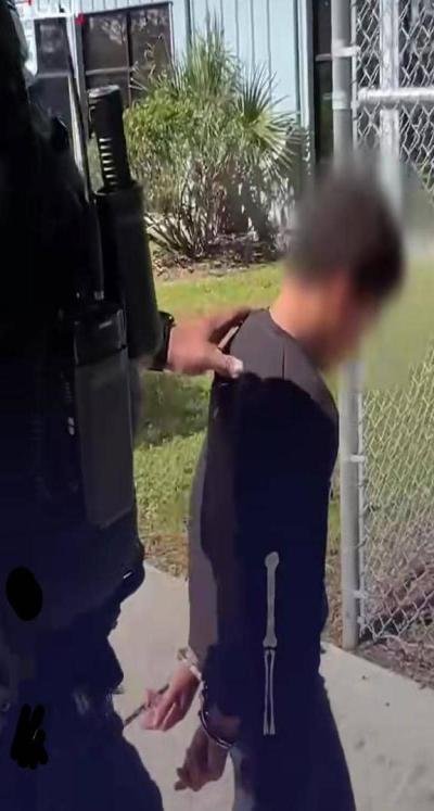 اعتقال طفل هدد زملائه في المدرسة بالقتل بفلوريدا الأمريكية