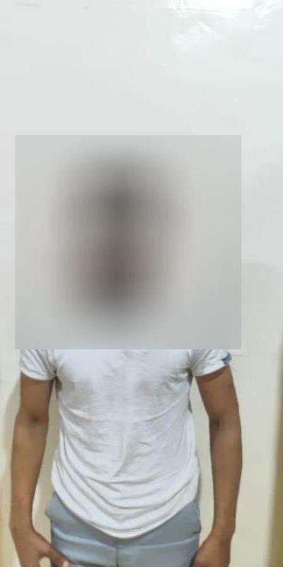 سرق أموال ومجوهرات تقدر بـ10 ملايين ريال.. امن عدن يلقي القبض على لص المنازل بخورمكسر