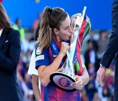 بعد تتويجها بلقب أبطال أوروبا للسيدات.. المتألقة "بوتياس" تغادر برشلونة