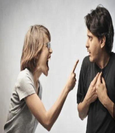 «نق» النساء.. هل ينفع في إقناع الرجال؟