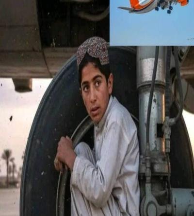 طفل أفغاني يسافر من كابول إلى نيودلهي في عجلات طائرة