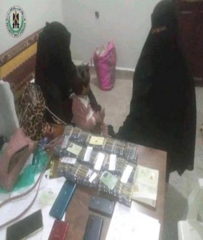 الحزام الأمني بالضالع يلقي القبض على شبكة  تهريب نسائية متجهه للعاصمة عدن