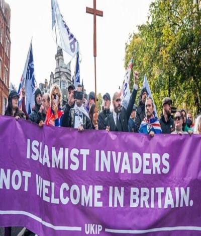 بسبب تصريحاته المعادية للإسلام.. منع معلم من العمل مع الأطفال في لندن