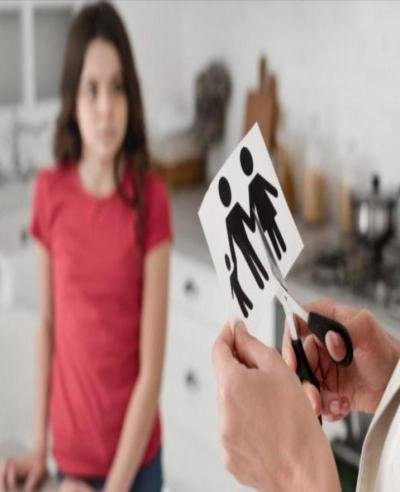 بعد انفصال والديه.. مشاكل قد يعاني منها الطفل طوال عمره