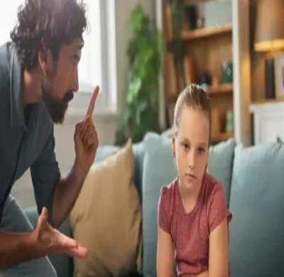 "الأدلتية".. تمييز يمارسه الكبار ضد الأطفال باسم التربية