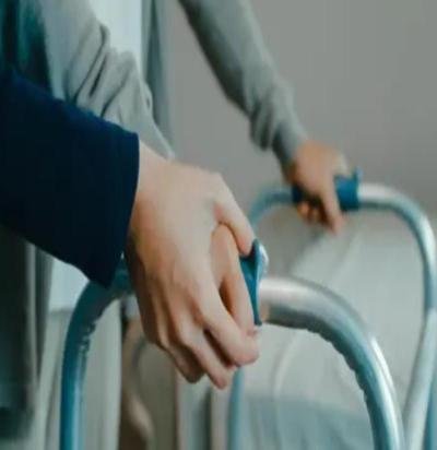 "باركنسون"..  فارق الأعراض بين الرجال والنساء..!