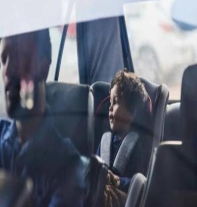 بسبب المونديال.. وفاة طفل "منسي" داخل سيارة والده في مصر