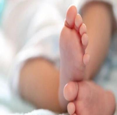 مصر.. جدة تنهي حياة حفيدها خنقًا وتدفنه في أرض زراعية
